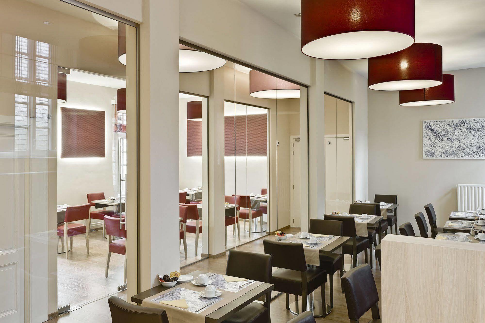 Hotel Elzenveld แอนต์เวิร์ป ภายนอก รูปภาพ